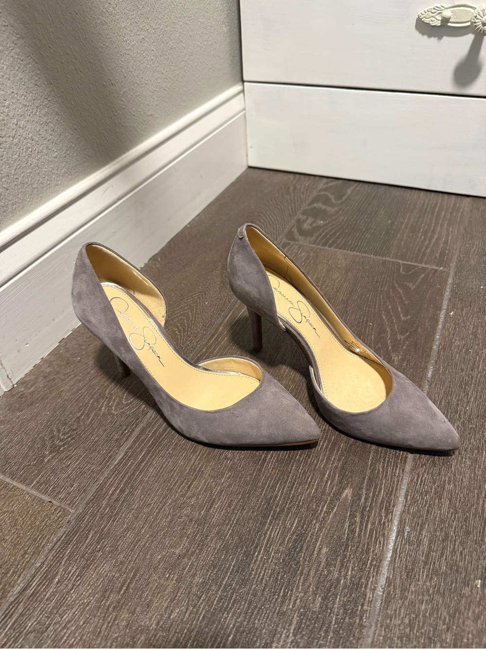Jessica Simpson Grey Suede Pointed-Toe Pumps